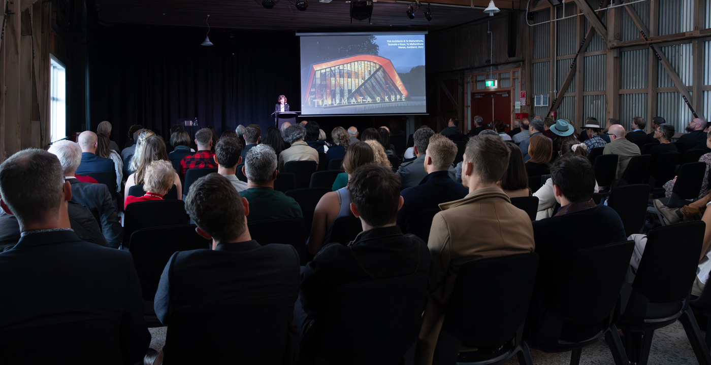 53702819757 8F65163592 O Hero