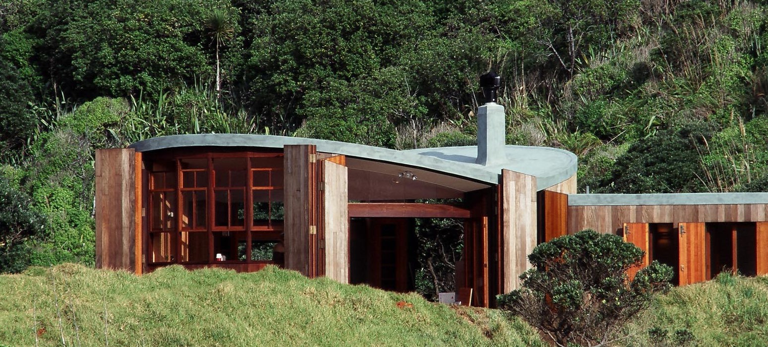 Bowkett House, Bethells Beach, Auckland (1993).