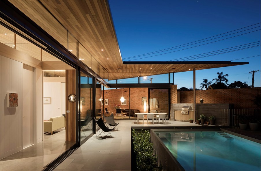 Courtyard House by Guy Tarrant Architects