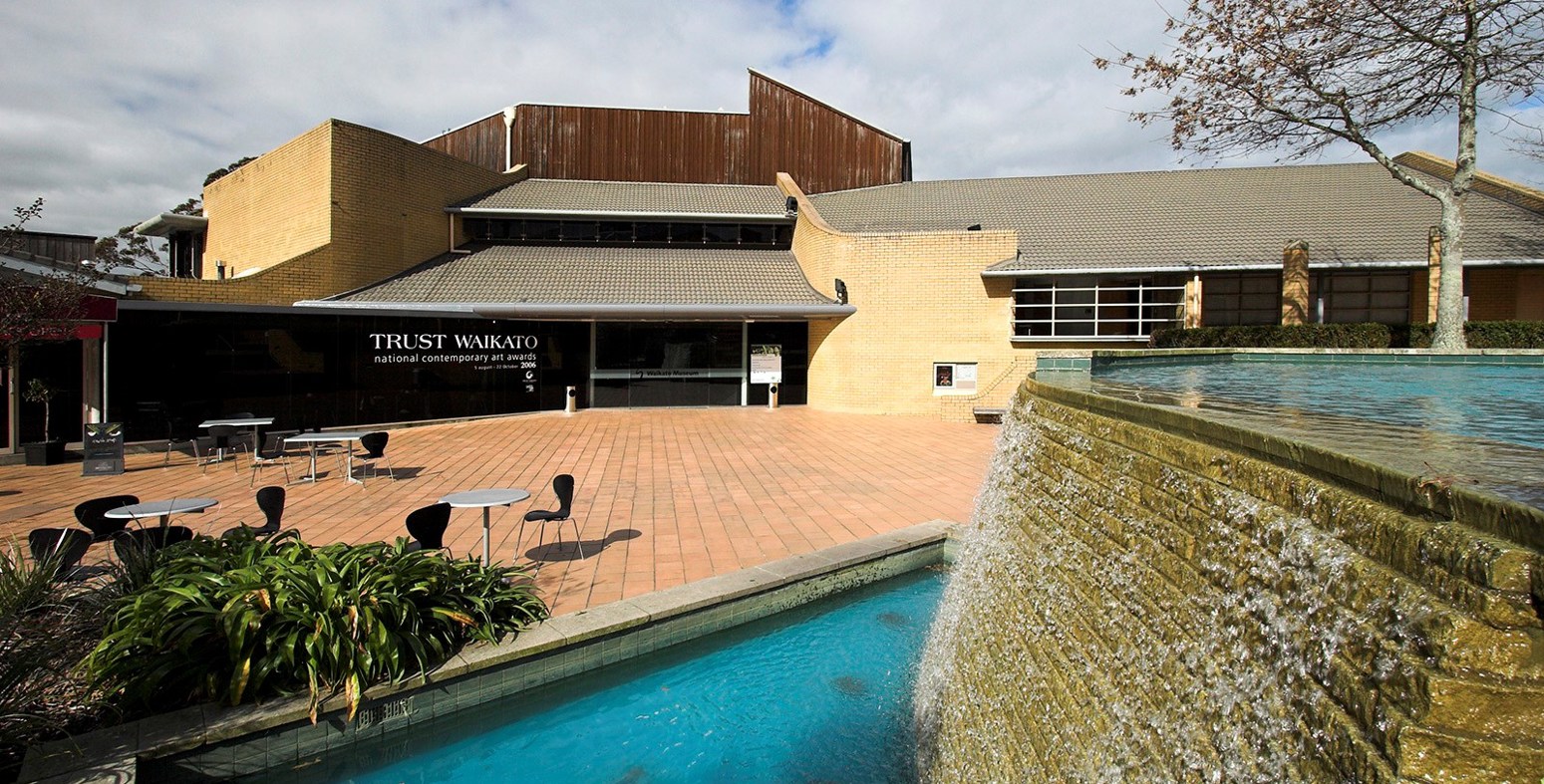 2A943ad07549b04adbc0ac0798536d881b4ce20a