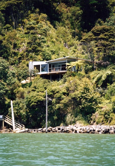 Orua Bay House, 2001